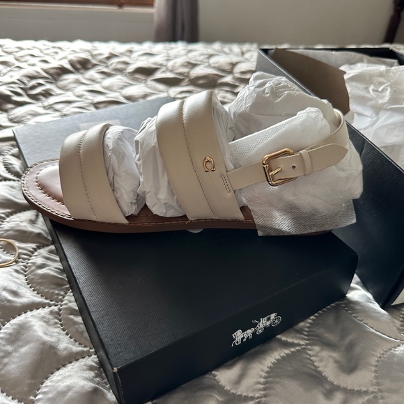Coach white sandal - Picture 2 of 5